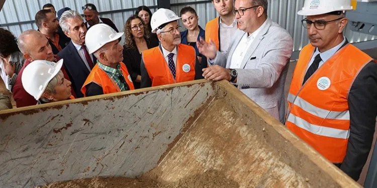 Budama Atıkları Dönüştürme Merkezi hizmete açıldı