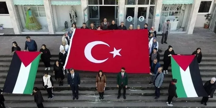 Öğrencilerden Filistin’e destek, İsrail’e tepki