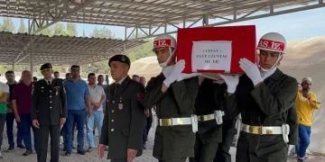 Hayatını kaybeden asker, törenle toprağa verildi