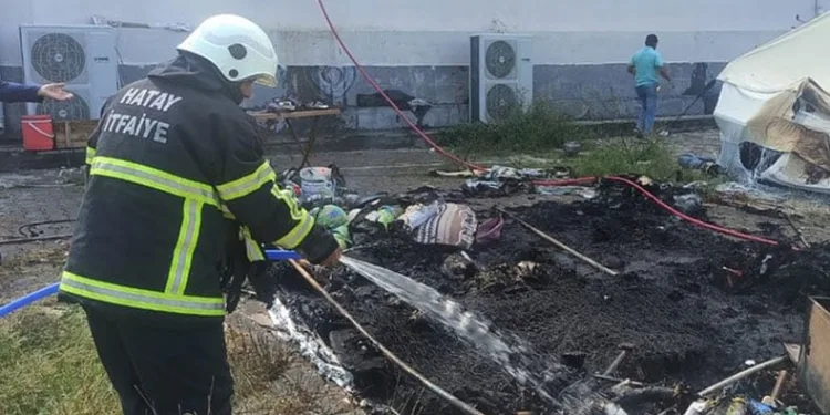 Hatay’da çadırda yangınHatay’da çadırda yangın