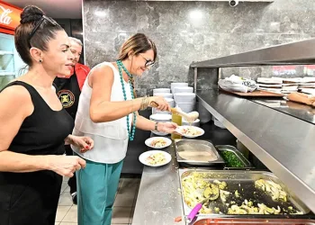 İtalyan belediye başkanı, piyaz yaptı