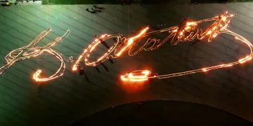 Meşaleler ile Atatürk’ün imzası oluşturuldu