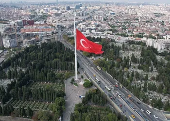 İstanbul’da bayraklar yarıya indirildi