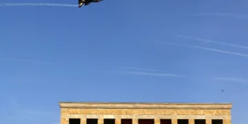 SOLOTÜRK’ten Anıtkabir üzerinde gösteri uçuşu