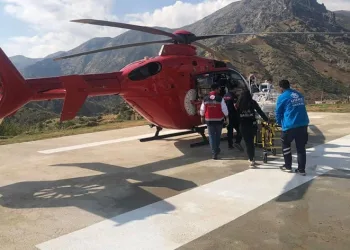 Hipotermi geçiren bebek için helikopter havalandı