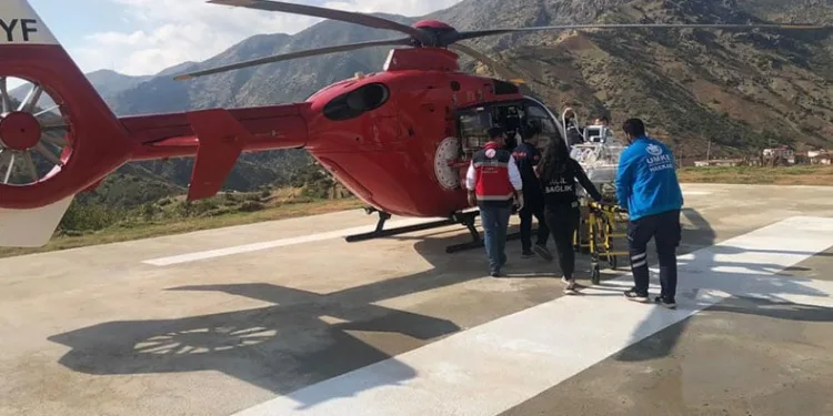 Hipotermi geçiren bebek için helikopter havalandı