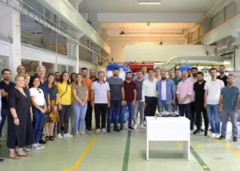 İlk mezunlar sertifikalarını aldı