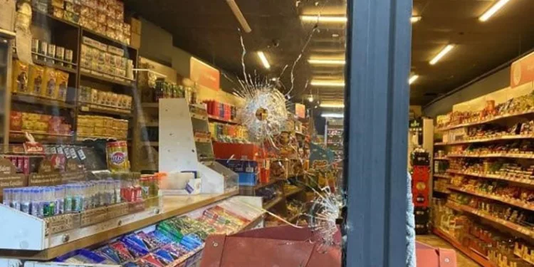 Esenyurt’ta markete silahlı saldırı