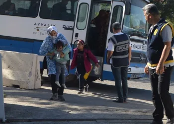 52 düzensiz göçmen kurtarıldı