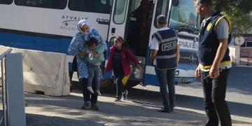 52 düzensiz göçmen kurtarıldı