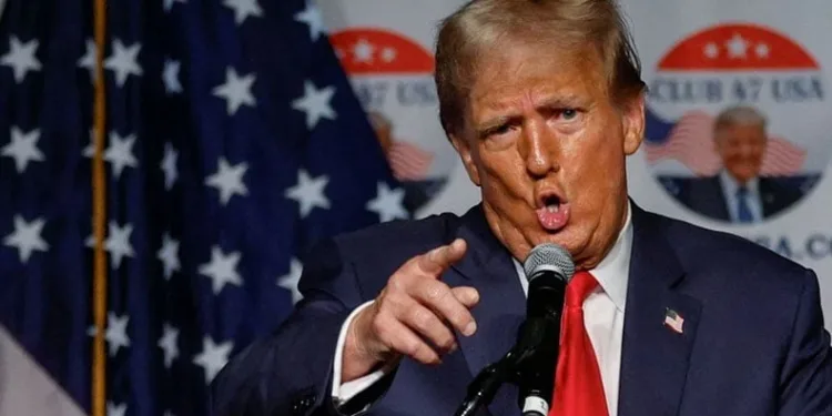Trump: “Sen bir ahmaksın”