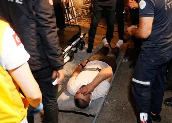 Pencereden apartmanın terasına düştü