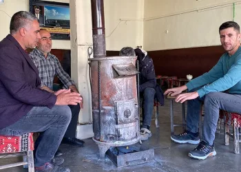 Karlıova’da hava soğudu, sobalar kuruldu