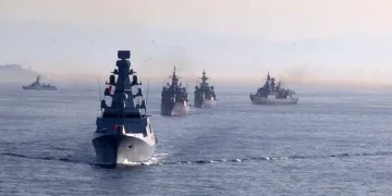İstanbul Boğazı’ndan geçi töreni