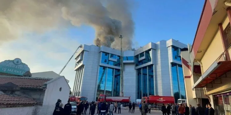 Konya’da belediye binasında yangın