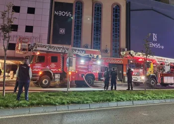 Mobilya imalathanesinde korkutan yangın