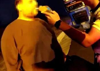 Trafik jandarmasından şoföre ‘Tik Tok’ cezası