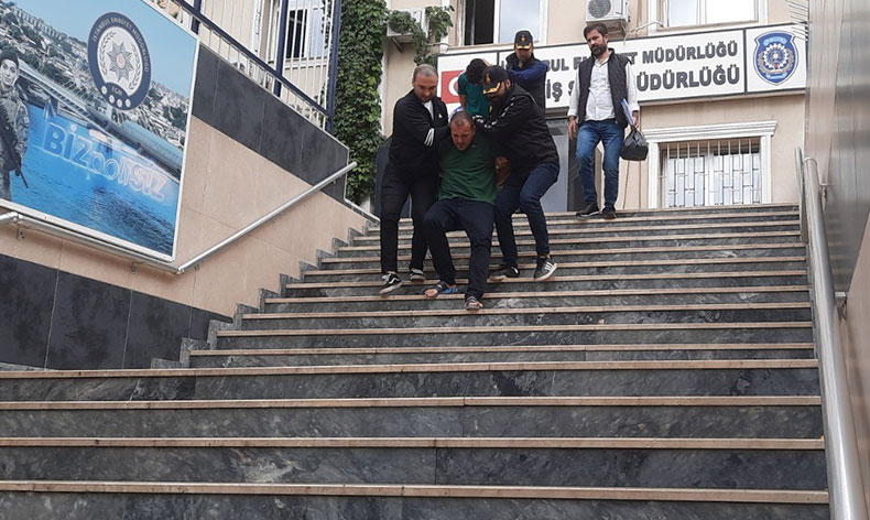 Bakırköy'de hırsızlık yapan 2 şüpheli yakalandı