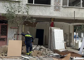 Doğalgaz patlamasının yaşandığı bina yıkılıyor