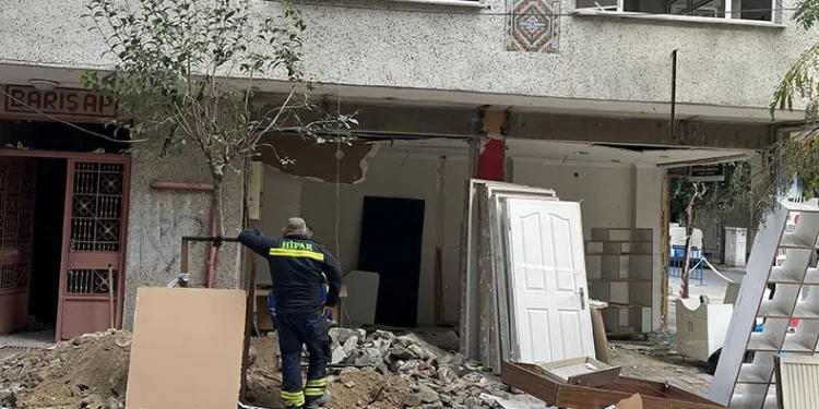 Doğalgaz patlamasının yaşandığı bina yıkılıyor