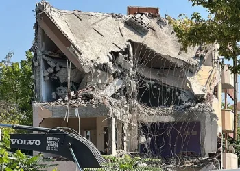 Kentsel dönüşüme giren yapılar yıkılıyor