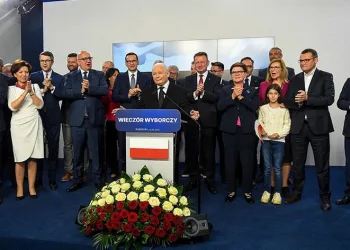Polonya’da seçimlerden koalisyon hükümeti çıktı