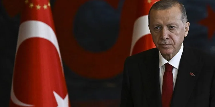 “Millete efendi değil, hizmetkarız.”