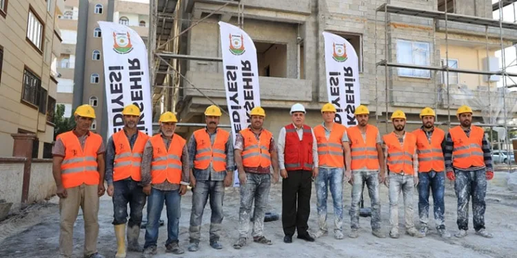 Dezavantajlı aileler ev sahibi oluyor