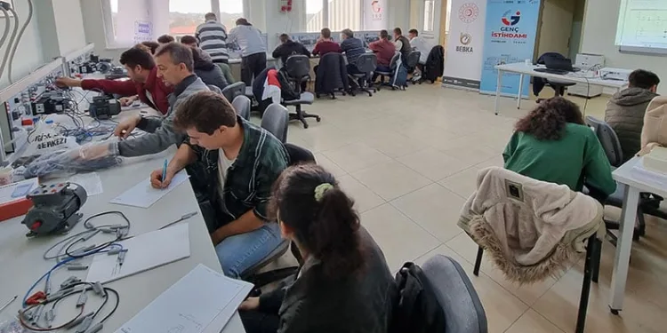 Gençler meslek sahibi oluyor