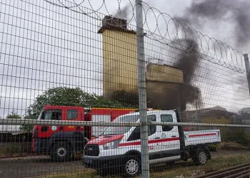 Tren istasyonunun eski ısıtma merkezinde yangın