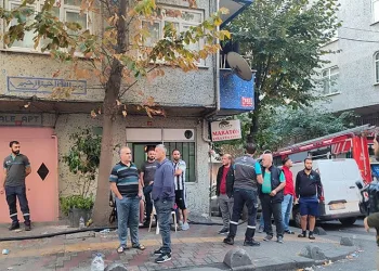 Ailesiyle tartıştı, oturduğu evi ateşe verdi