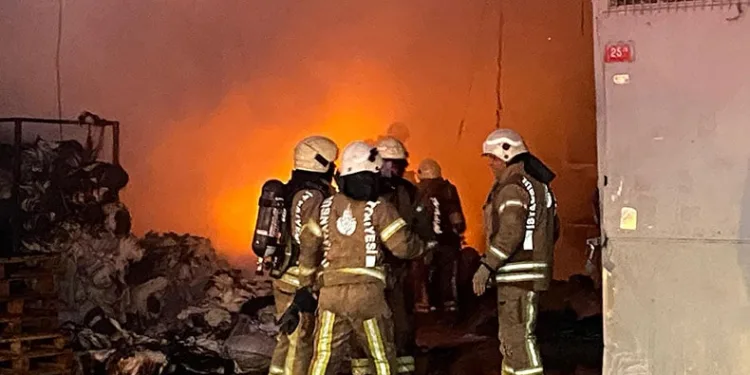 Bahçelievler’de korkutan yangın