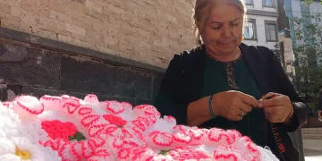 4 çocuğuna hem annelik hem babalık yaptı