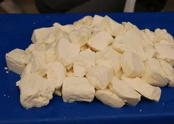Kışlık peynirler tezgahlarda yerini aldı