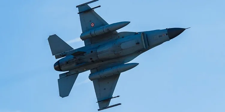 F-16’lar Cumhuriyet’in 100’üncü yılı için semadaydı
