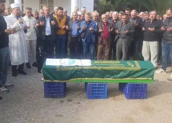 Ahmet Kanlı son yolculuğuna dualarla uğurlandı