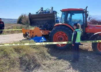 Bursa’da aile tarım makinesinin altında kalan