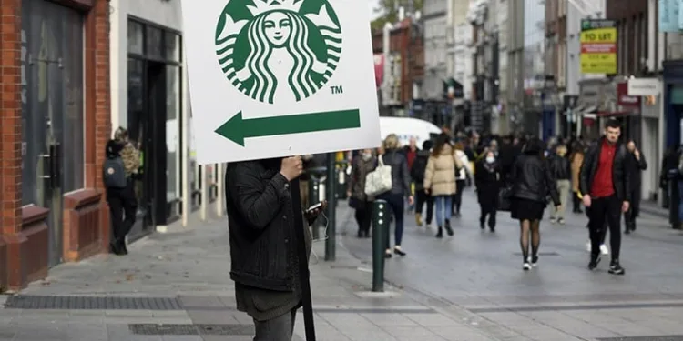 Starbucks’tan Filistin’e destek paylaşımlarına dava