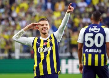 Sebastian Szymanski, 8. golünü attı