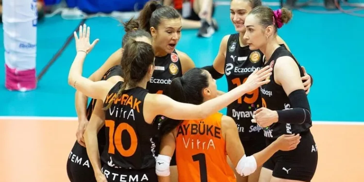 Eczacıbaşı Dynavit, ‘Voleybolun Devleri’ turnuvasını tamamladı