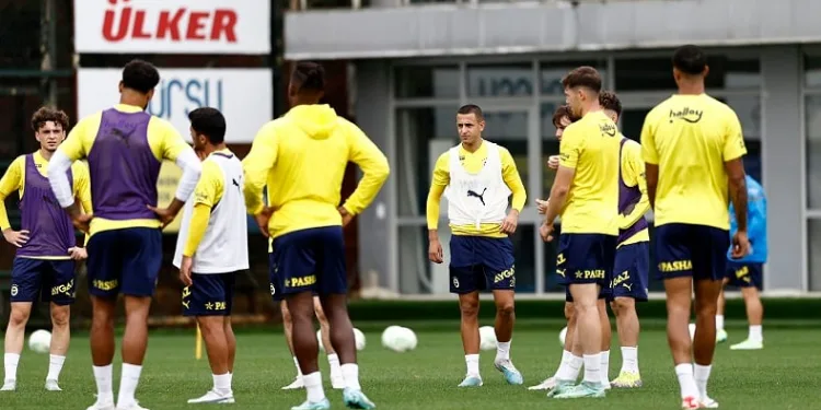Fenerbahçe’nin, Spartak Trnava maçı kamp kadrosu açıklandı