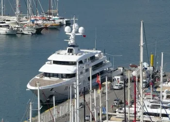 Rus milyarderin lüks Yatı “Aurora” Fethiye’de