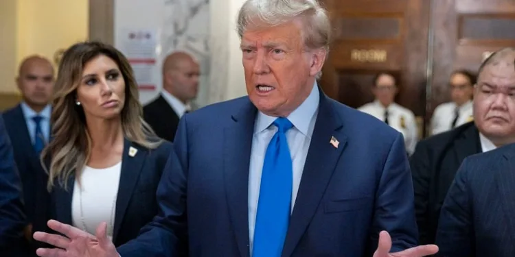 Trump dolandırıcılıktan mahkemeye hesap veriyor