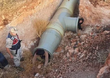 Kilis’te sulama borusunun içinde 3 düzensiz göçmen yakalandı
