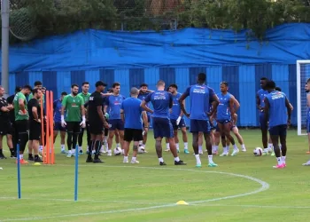 Y. Adana Demirspor Teknik Direktörü Patrick Kluivert: “Rakiplerimiz gücümüzü biliyor”
