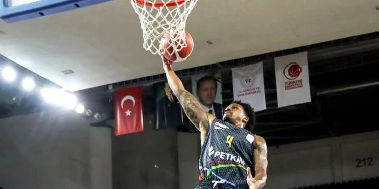 Aliağa Petkimsporlu David Efianayi, haftanın 5’ine seçildi