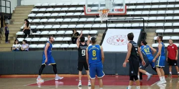 Sakarya Büyükşehir Basketbol sahadan galip ayrıldı