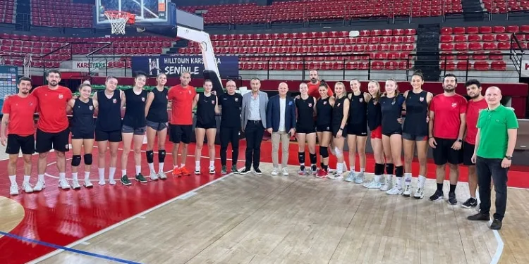 Karşıyaka yönetiminden voleybola ziyaret