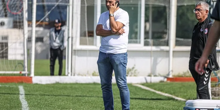 Samsunspor Futbol Direktörü Fuat Çapa, ilk kez antrenmana katıldı