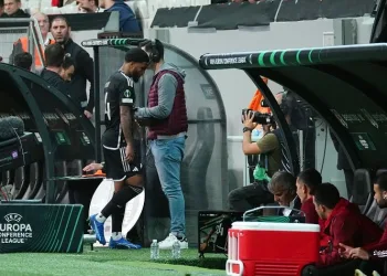 Valentin Rosier, Beşiktaş forması ile 6. kırmızı kartını gördü